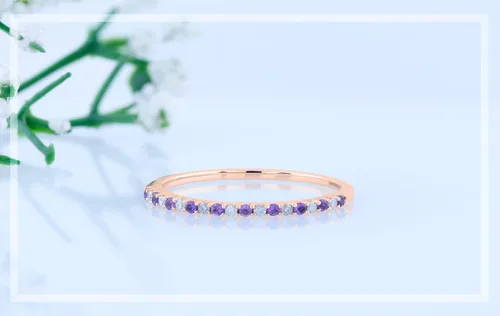 Miniatura 4 de Dazzlingrock Collection Anillo apilable redondo de oro de 10 quilates con amatista y diamante blanco para mujer