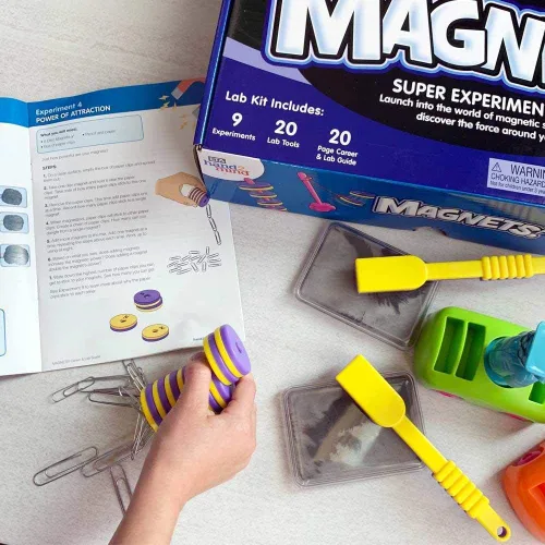 Miniatura 9 de Magnets! Kit de superciencia para niños, 9 experimentos y actividades de STEM, haz que los imanes floten, mueve un tren y crea una brújula