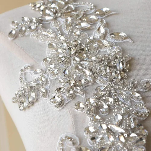Miniatura 6 de Apliques de diamantes de imitación brillantes, diseño de cuentas pesadas, parche de encaje de cristal de diamante, costura artesanal en vestido