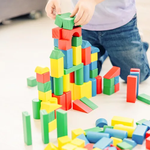 Miniatura 8 de Melissa & Doug Juego de bloques de construcción de madera, 200 bloques en 4 colores y 9 formas