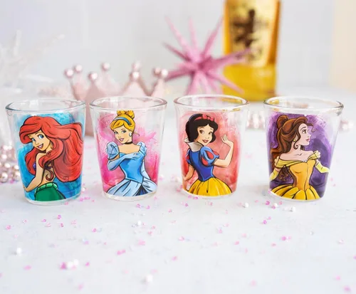 Miniatura 2 de Silver Buffalo Disney Princess con Blancanieves, Cenicienta, Ariel y Belle, paquete de 4 mini vasos, 1.5 onzas Disney Princesas Retrato