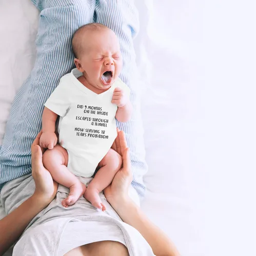 Miniatura 28 de CBTwear Did 9 Month, Escaped Through a Tunnel, Serving 18 Years Baby Body Unisex Comfy Humor