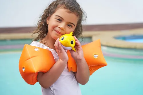 Miniatura 6 de Robo Alive Junior Baby Shark - Aletas de silicona para cantar y nadar Baby Shark (amarillo) por ZURU