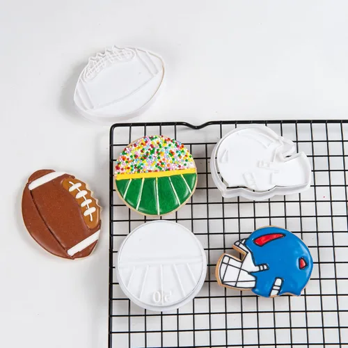 Miniatura 7 de Mostop Cortador de galletas deportivo con sellos, juego de 3 piezas de cortador de galletas de fútbol, fútbol, casco, juego de fútbol, herramientas
