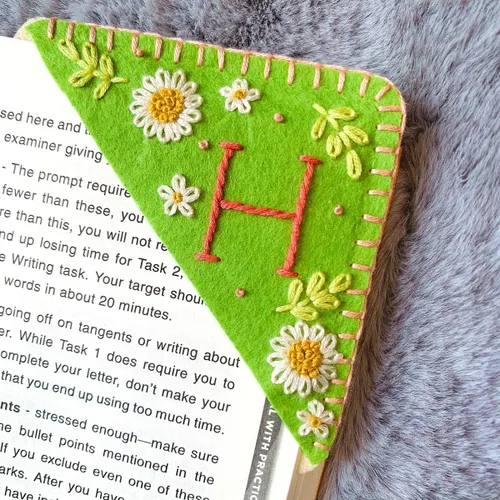 Miniatura 28 de Marcapáginas de esquina bordadas a mano personalizadas, Marcadores para mujeres, Marcador personalizado para los amantes de los libros, lindo Verde