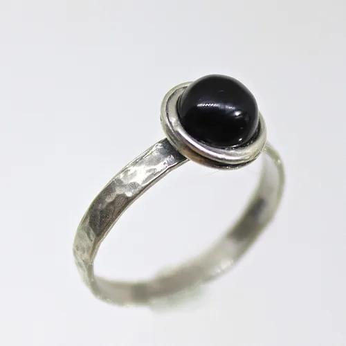 Miniatura 51 de Anillo de plata de ley con piedras preciosas para mujer, anillo apilable de piedra martillada, anillo de piedra natal