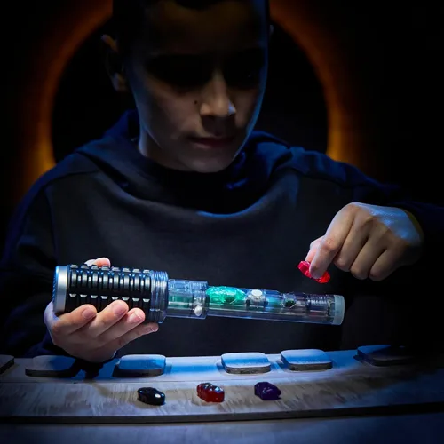 Miniatura 10 de STAR WARS Power Crystal Lightsaber, 7 colores y 10 cristales, más de 50 combinaciones que cambian de color, luces y sonidos, juguetes para niños
