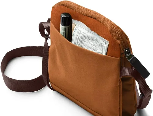 Miniatura 6 de Bellroy City Pouch (bolsa cruzada, lector electrónico o tableta pequeña, cartera, gafas de sol, teléfono), Bronce, Tamaño único