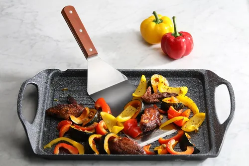 Miniatura 5 de New Star Foodservice 36350 Volteador/Espátula para Parrilla Extra Grande con Mango de Madera con Borde de Corte y Hoja de 4 Pulgadas de Ancho, 16