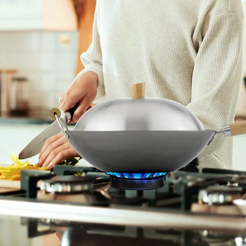 Miniatura 7 de Juego de Wok de Helen's Asian Kitchen - Sartén Wok con Tapa, Wok de Acero al Carbono de 13.5 Pulgadas - Wok Antiadherente de Fondo Plano