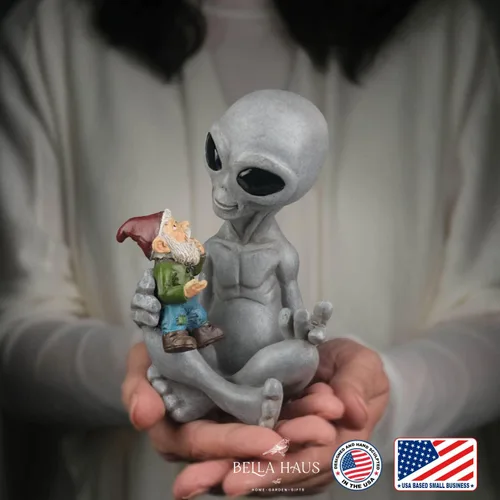 Miniatura 5 de Andre' & Fritz Friendship Stories - Estatua de jardín de extraterrestres y gnomos, poliresina de 6.5 pulgadas de alto x 4 pulgadas de ancho x 3.5