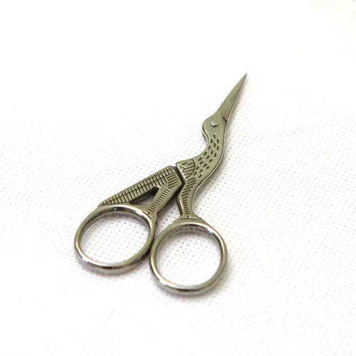 Miniatura 8 de Needle Minder Set – Mandala Dragon Magnetic Needle Minder + 2 enhebradores de agujas + tijeras de grúa. Pin de esmalte para punto de cruz, bordado