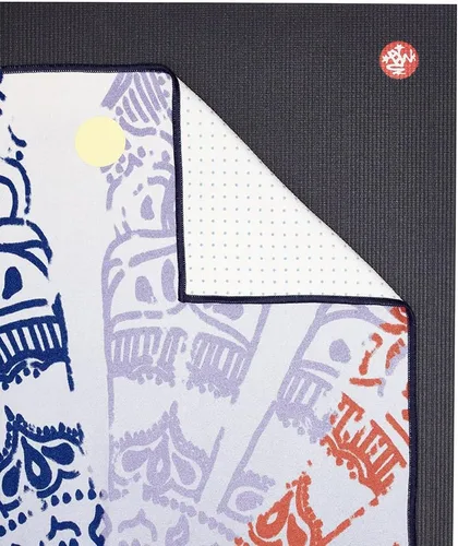 Miniatura 3 de Manduka Yogitoes Toalla para Esterilla de Yoga Caliente - 71" Agarre Activado por Humedad Protuberancias de Silicona Patentadas Altamente