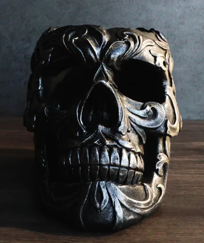Miniatura 7 de Ebros Gift Tatuaje tribal floral cráneo titular de la pluma figurita 5.75 pulgadas de largo escritorio de oficina Osario Calaveras Decoración Cráneo