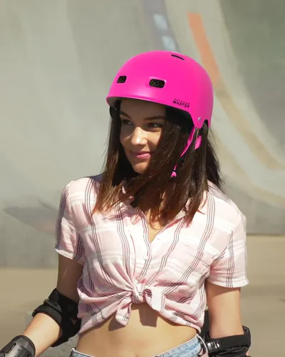 Miniatura 2 de OutdoorMaster - Casco de patineta y ciclismo, dos forros extraíbles, ventilación, para varios deportes, scooter, patinaje en línea, patinaje