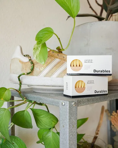 Miniatura 8 de Jason Markk Cepillo de limpieza estándar, mango de madera hecho a mano, cerdas sintéticas, resistente a las manchas difíciles y la suciedad