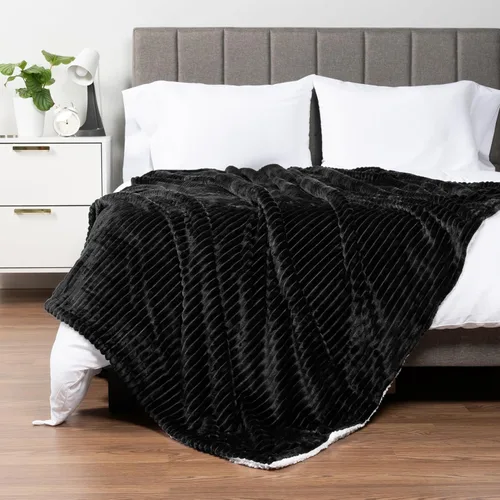 Miniatura 5 de PAVILIA Manta negra de forro polar Sherpa para sofá, manta suave y mullida, manta Sherpa de franela esponjosa para sofá, cálida manta de invierno