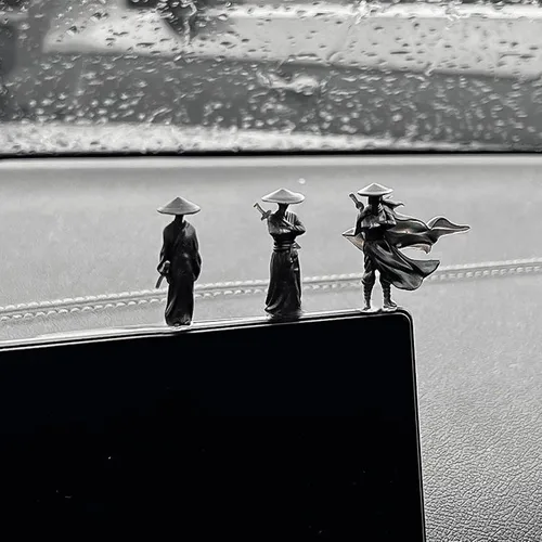 Miniatura 21 de Estatuas de Príncipe con Rosa para Decoraciones de Tablero de Automóvil, Accesorios de Decoración Interior del Tablero, Espejos Retrovisores