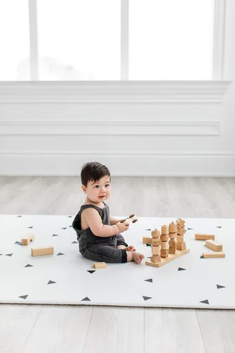 Miniatura 8 de LITTLE Bot Ofie Mat, Tapete suave de juego para bebé, tapete de espuma reversible para piso, 6.5 pies x 4.5 pies, duradero y no tóxico