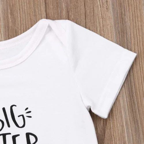 Miniatura 35 de Pañalero para bebé recién nacido, con frase en inglés “Got my mind on my momy”, color gris y blanco, talla 0-18M