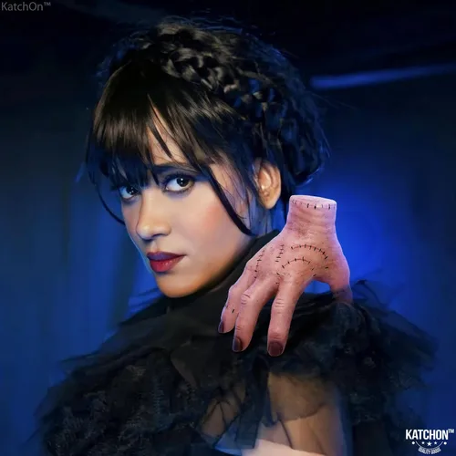 Miniatura 4 de KatchOn, Wednesday Thing Hand Addams Family – Mano grande de Wednesday Addams Thing Hand Accesorio de mano para decoraciones de Halloween