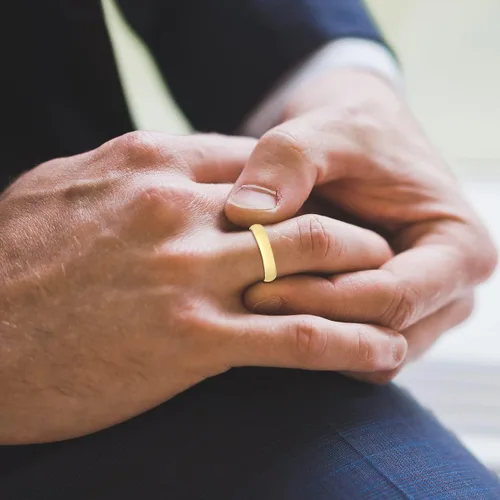 Miniatura 8 de 2mm - 6mm Domed Wedding Band in 10K Yellow Gold