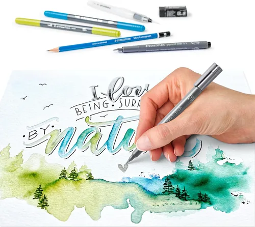Miniatura 4 de STAEDTLER 61 3001-2 Design Journey - Juego de letras y acuarelas (11 piezas)