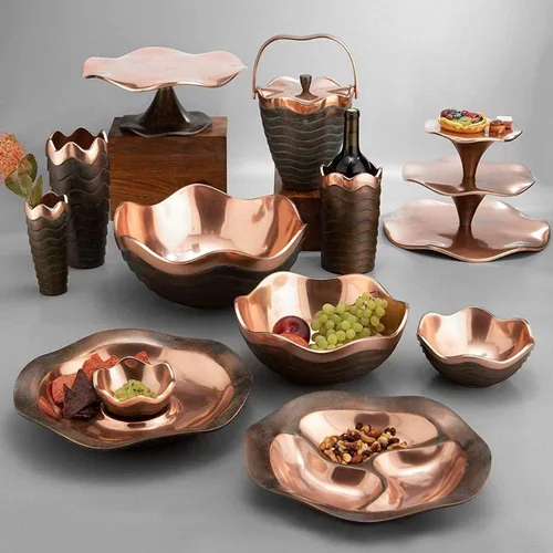 Miniatura 7 de Tazón Nambé Copper Canyon – Tazón decorativo de cobre con acento de 4.5 pulgadas y pátina verdegris, diseño escultórico de borde festoneado