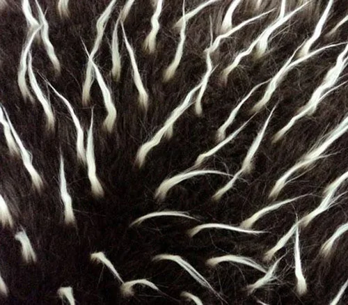 Tela de piel sintética de pelo largo, 2 tonos, pico, marrón, beige, 60 pulgadas de ancho, vendido por The Yard