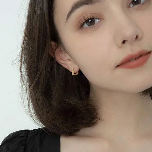 Miniatura 2 de 2 pares de aretes de aro minimalistas chapados en oro de 14 quilates, pequeños y delicados aretes geométricos cuadrados y rectangulares para niñas