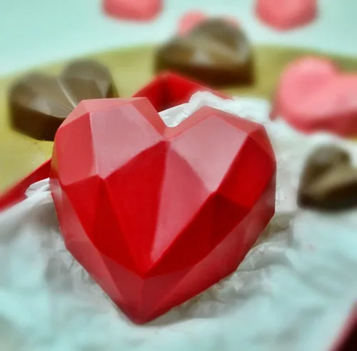 Miniatura 2 de Molde de corazón de diamante de 7.05 oz – Molde de chocolate de 3 piezas – BWB – 9837