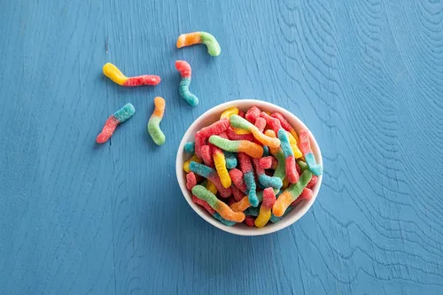 Miniatura 6 de Trolli Sour Brite Crawlers Candy, cereza-limón, fresa-uva y naranja-lima, agridulce, gusanos de gomita, 7.2 onzas (paquete de 2)