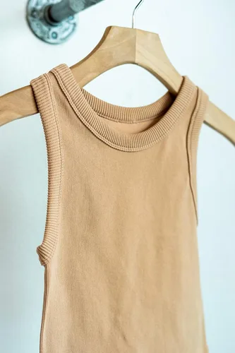 Miniatura 7 de Style Society Camiseta sin mangas básica ajustada y acanalada para mujer, cuello redondo, talla única