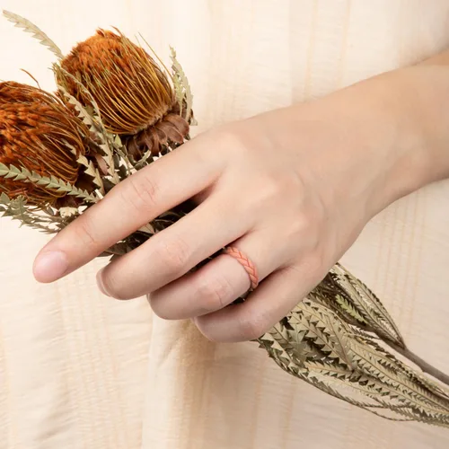 Miniatura 110 de Egnaro Anillos de boda de silicona para ella, conjuntos de novia de goma para mujer, bandas finas, diseño trenzado de hojas apilables con ranuras