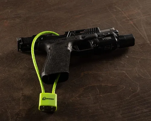 Miniatura 3 de Lockdown Candado para pistola de cable de 15 pulgadas con diseño aprobado por el Departamento de Justicia de California y candado con llave