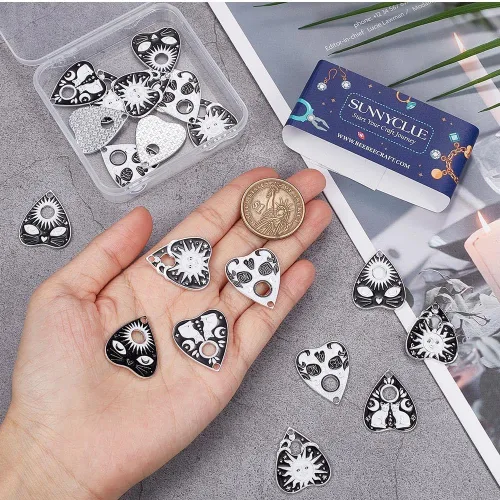Miniatura 3 de SUNNYCLUE Encantos Ouija, aleación, No es una piedra preciosa 1 caja de 24 dijes esmaltados Ouijas en tono plateado