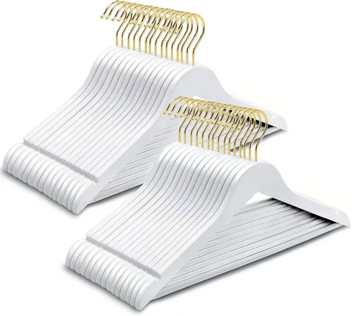 Amber Home Paquete de 30 perchas de madera maciza para trajes, perchas de madera con acabado blanco liso con barra antideslizante para pantalones,