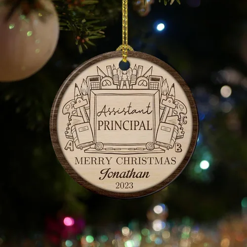 Miniatura 4 de Adorno de cerámica personalizado de asistente principal, adornos de Navidad del mejor asistente del mundo, texto personalizado, año y nombre de Papá
