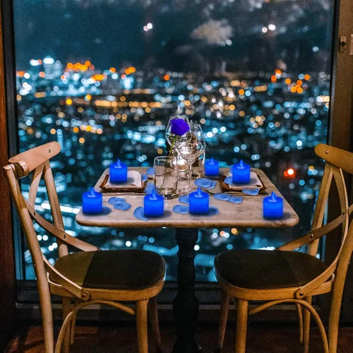 Miniatura 3 de LANKER 500 pétalos de rosa artificiales azules con 24 velas LED sin llama de color azul brillante parpadeante