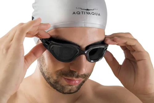 Miniatura 13 de AqtivAqua DX - Gafas de natación con visión amplia para adultos, hombres y mujeres, antiempañamiento y sin fugas Gafas negras + funda plateada