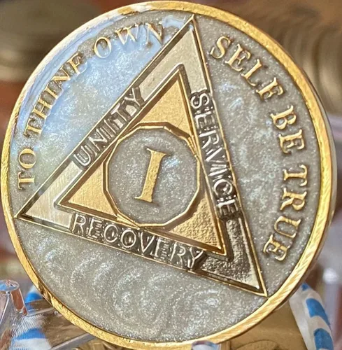 Miniatura 3 de 1 año AA Medallion Opulent Pearl Silver Swirl Tri-Plate Sobriety Chip