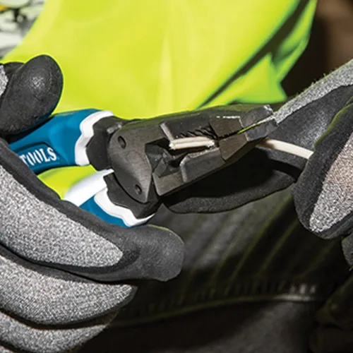 Miniatura 11 de Klein Tools K12065CR - Pelacables, cortador y herramienta engarzadora, fabricado en Estados Unidos, para cortar, pelar, engarzar y torcer