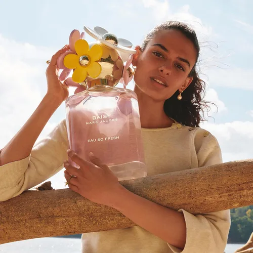 Miniatura 8 de Marc Jacobs Daisy Eau So Fresh Eau de Toilette – Perfume floral fresco para mujer – con notas de frambuesa, rosa silvestre, pomelo y almizcle suave