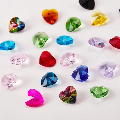 88 cuentas de cristal facetadas con forma de corazón, colgante de cristal con forma de corazón colorido con 150 anillos abiertos para hacer aretes,