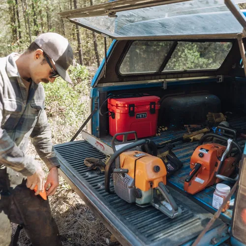 Miniatura 3 de YETI Roadie 15 - Enfriador duro con correa de hombro DoubleDuty Rojo rescate