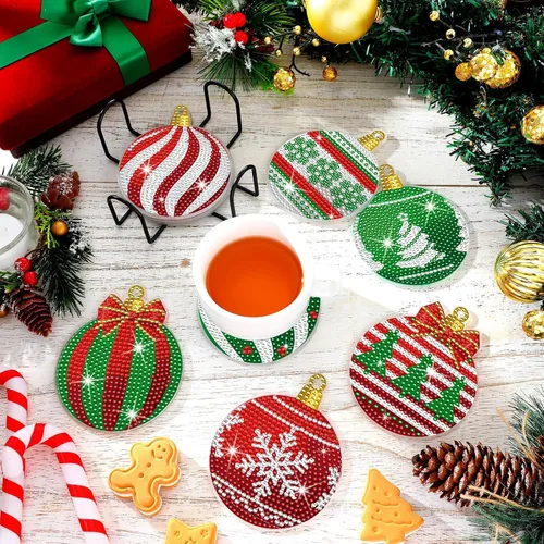 Miniatura 2 de FairySandy 10 piezas de posavasos de pintura de diamante de Navidad Posavasos de arte de diamante de bola de Navidad con soporte Posavasos de bola