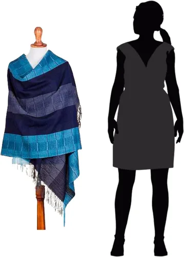 Miniatura 3 de NOVICA Chal azul 100% lana de alpaca peruana, azul Huancayo, Azul