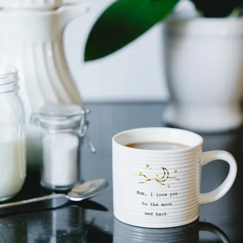 Miniatura 9 de Taza de café con texto en inglés "Mom I Love You To The Moon And Back", de 10 onzas, color blanco y dorado