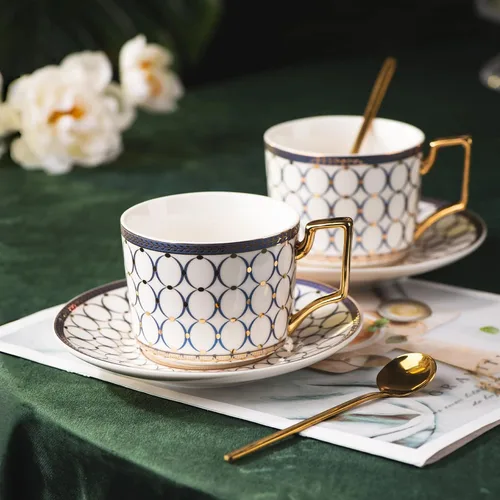Miniatura 10 de Juego de 15 piezas de servicio de té de porcelana para 4, juegos de té y café de porcelana de hueso, juego de tazas de té con tetera, azucarera