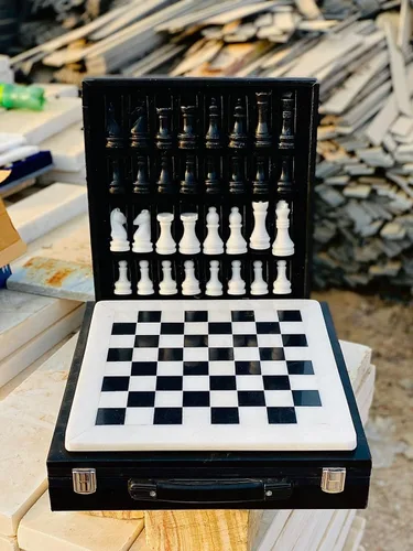 Miniatura 6 de Juego de ajedrez de mármol de 12 pulgadas con piezas talladas a mano, incluye caja de regalo de almacenamiento de piel sintética negra (coral negro)